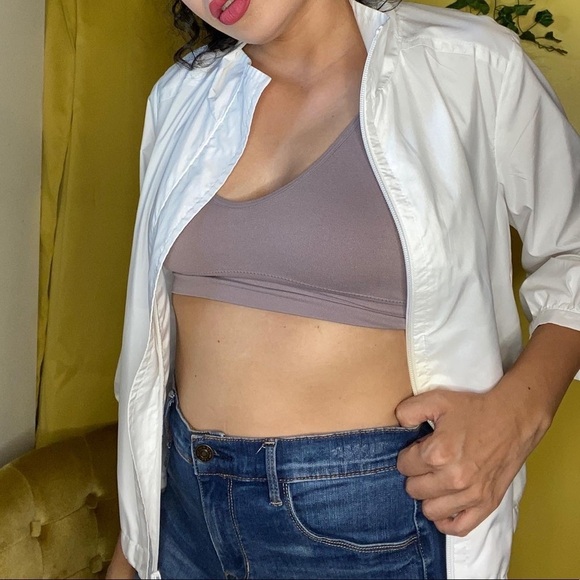 Banana Republic Light Windbreaker jacket in white - Picture 4 of 5